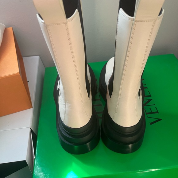 Bottega Veneta Tire boot . Comes with box and dust bags Size 36 - Picture 4 of 6